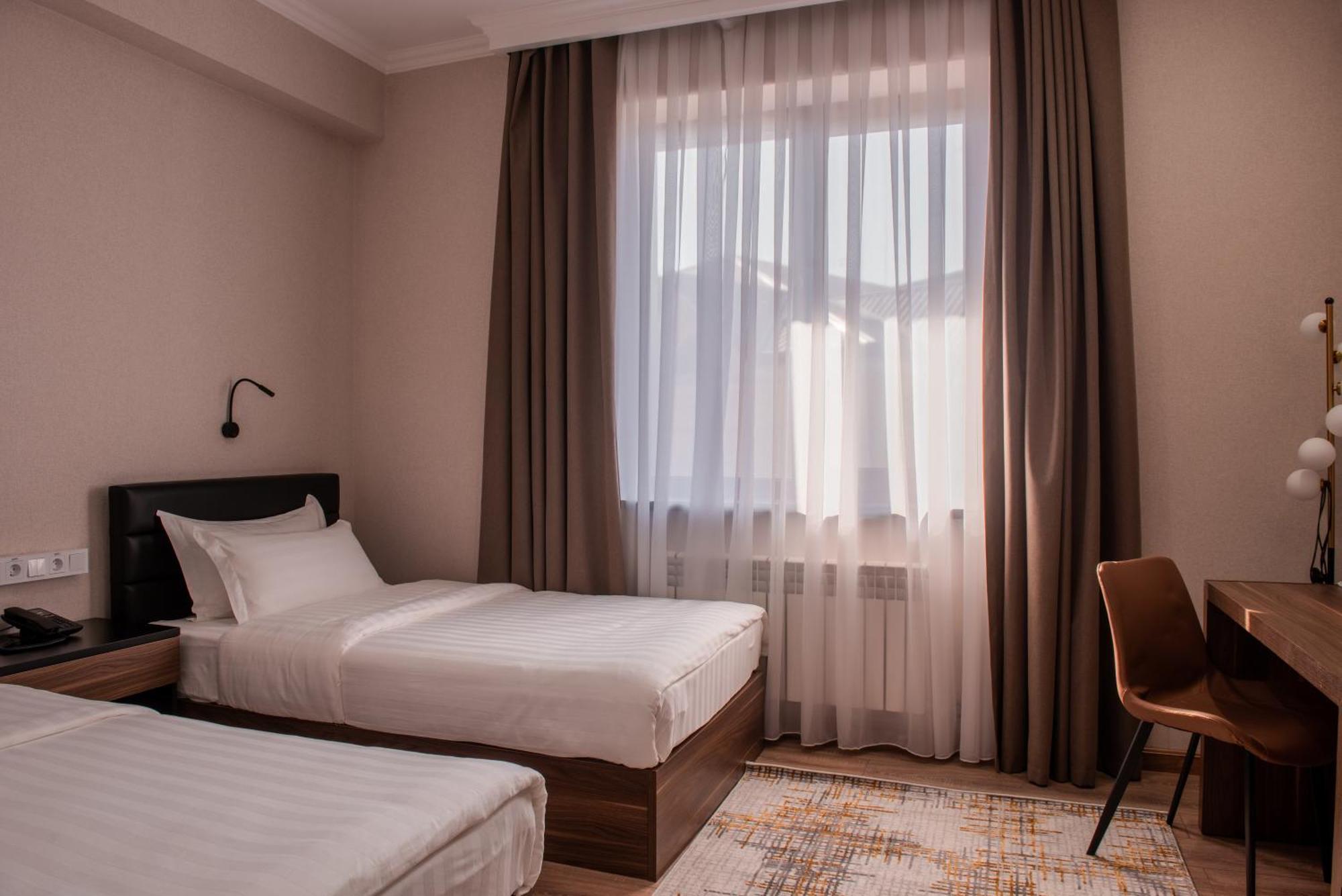 Silk Road Premium Hotel Tasken Kültér fotó