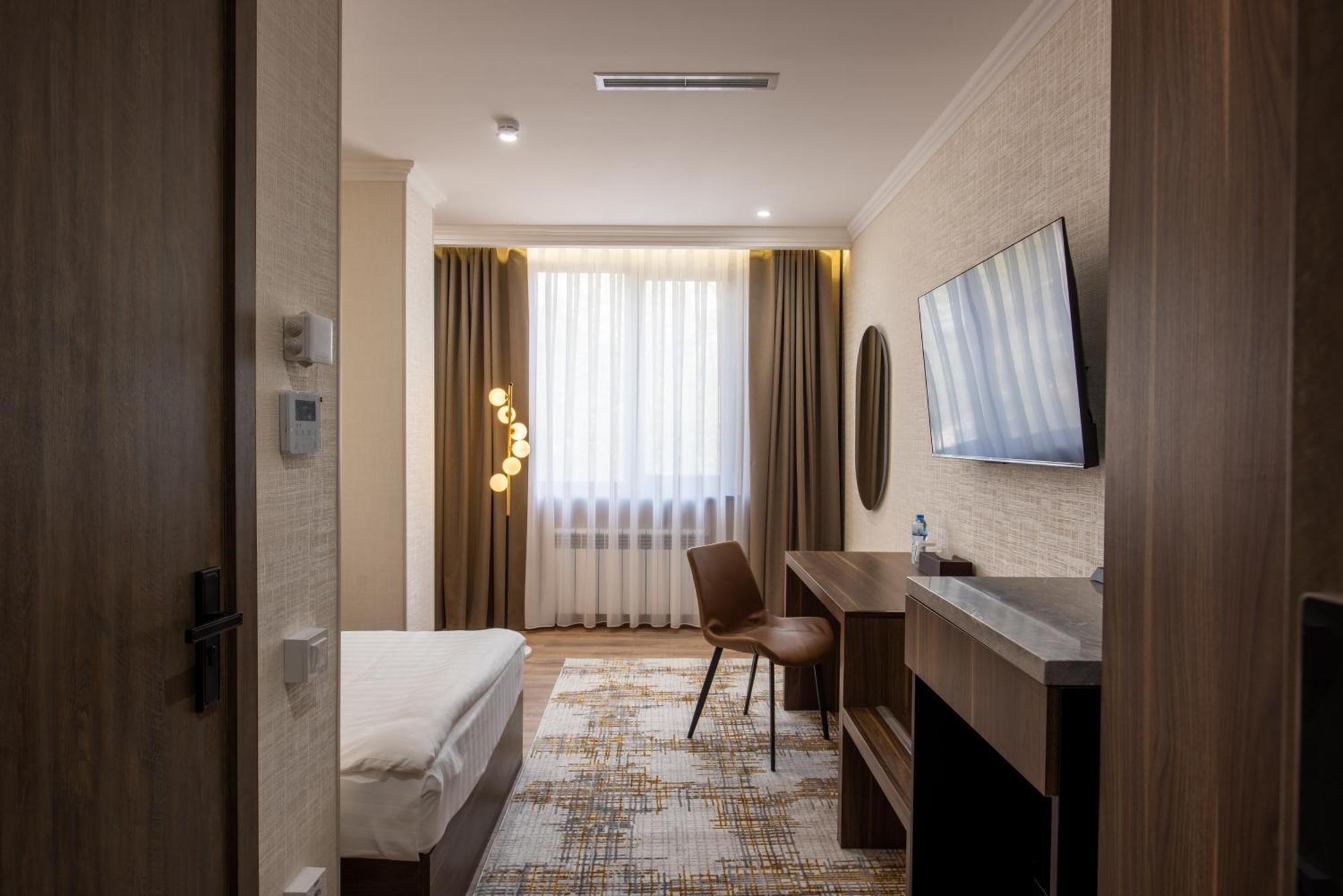 Silk Road Premium Hotel Tasken Kültér fotó
