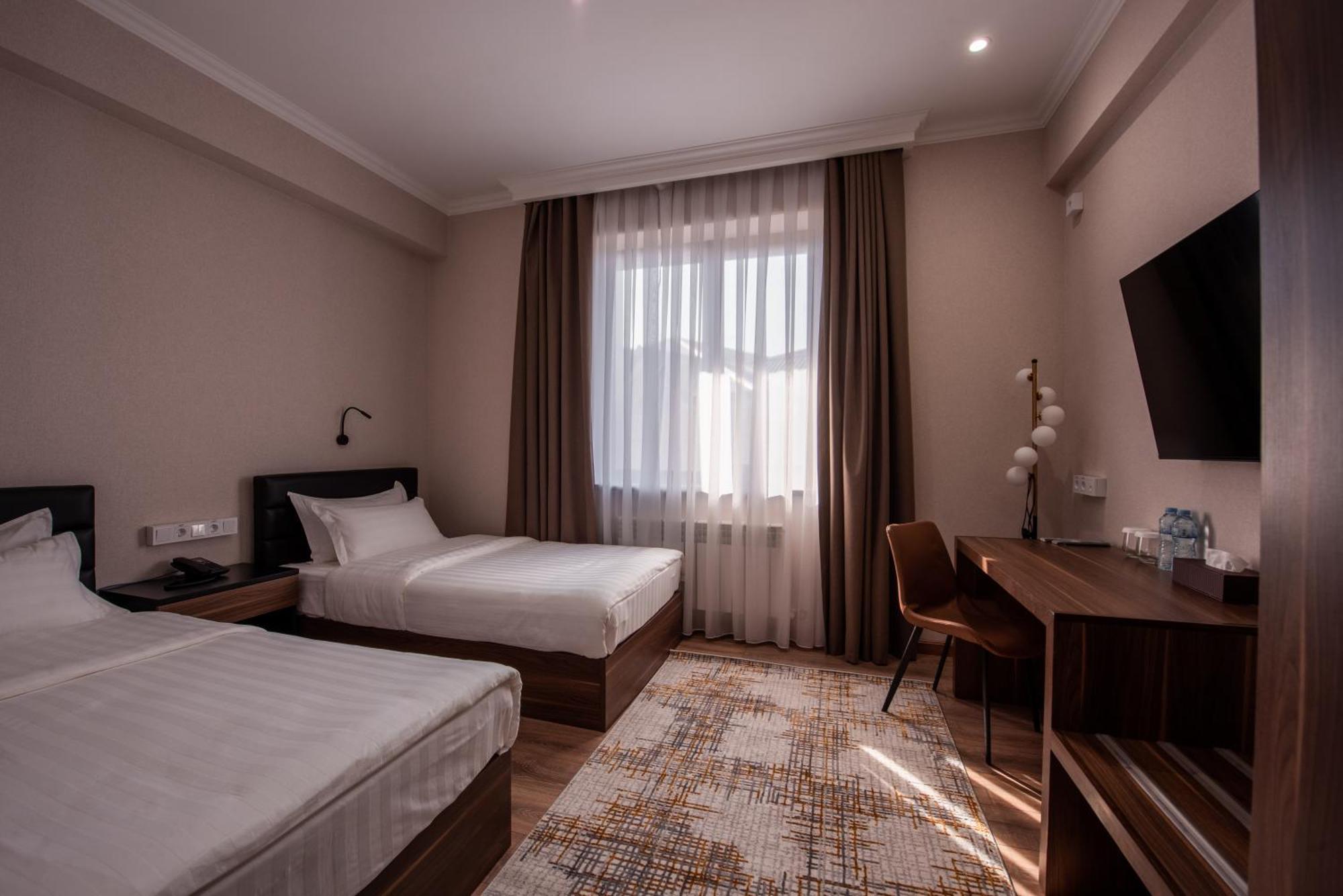 Silk Road Premium Hotel Tasken Kültér fotó