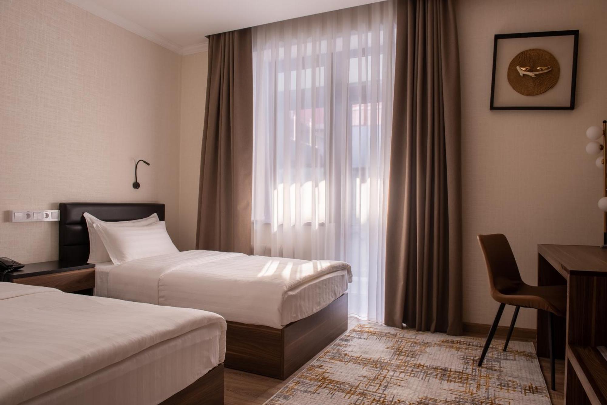 Silk Road Premium Hotel Tasken Kültér fotó